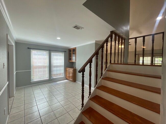 Building Photo - 3/2-Aavlaible Breckenridge Subdivision