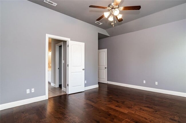 Foto del edificio - 1201 SW Willowbend Ave