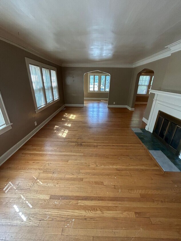 Foto principal - 5446 Charlotte St