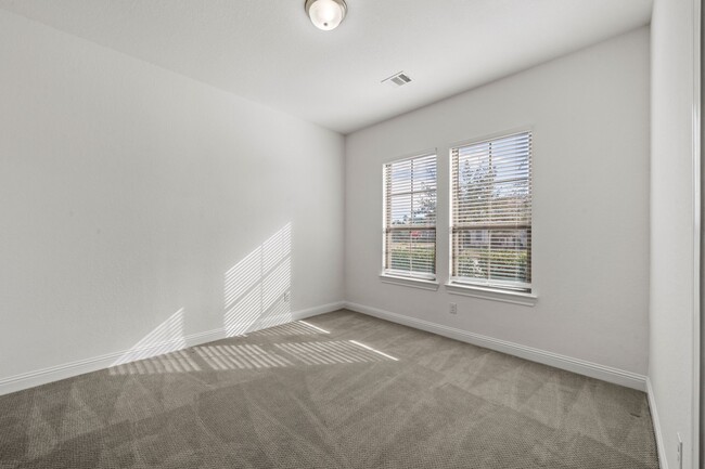 Building Photo - 18935 Wild Thornberry Dr