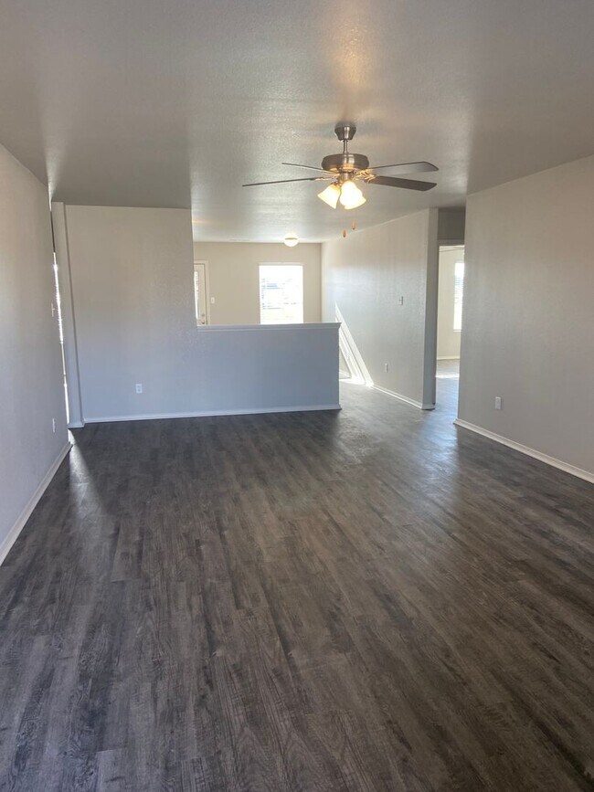 Foto del edificio - 3717 Keeneland Dr