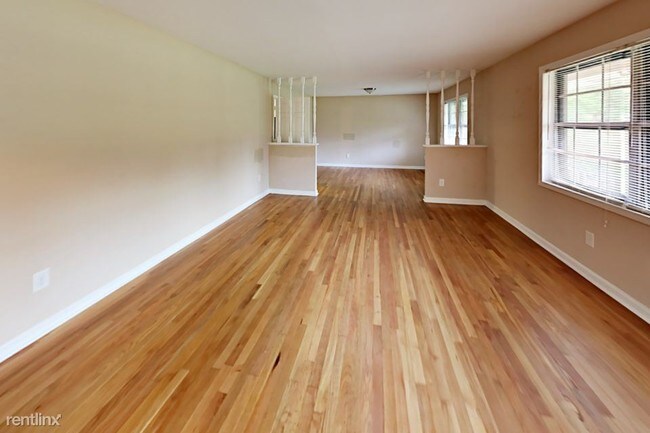 Foto del edificio - 5835 Mallory Rd