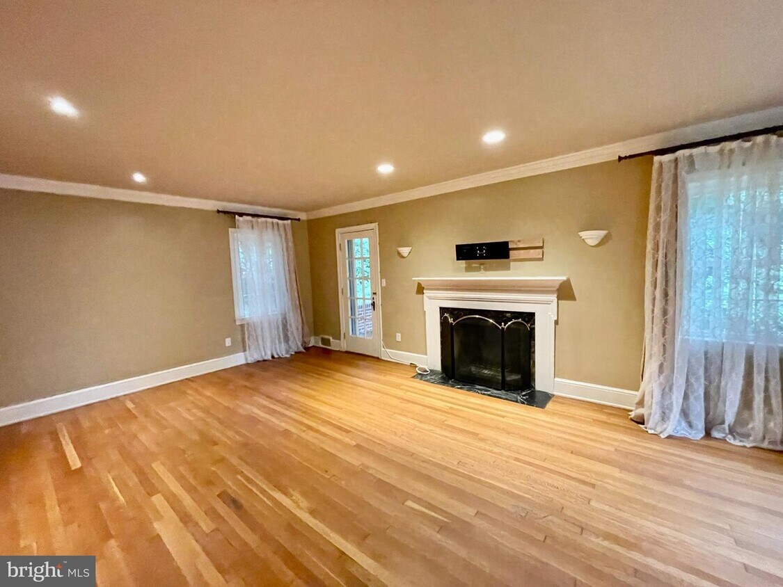 Primary Photo - 4105 46th St NW