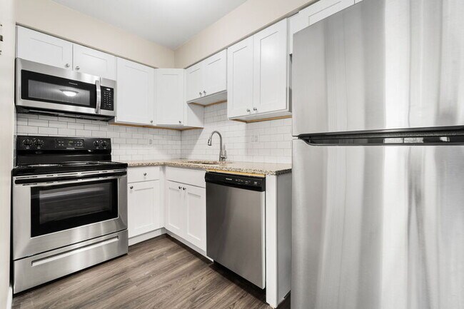 Foto del edificio - 11435 Goddard Rd. - 3-24