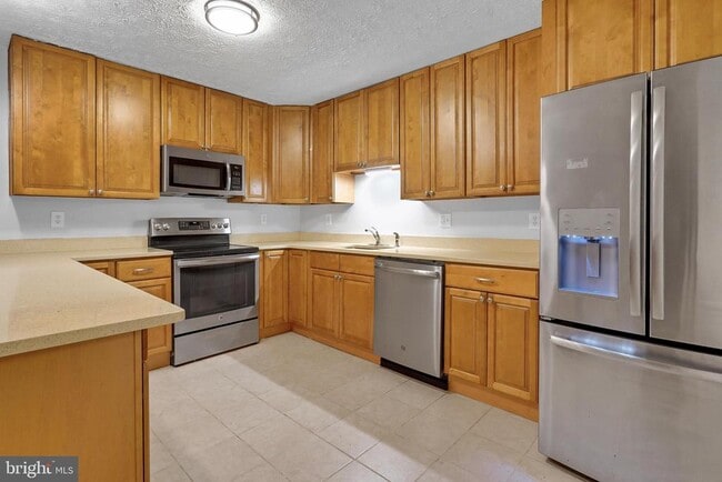 Building Photo - 3708 Excalibur Ct