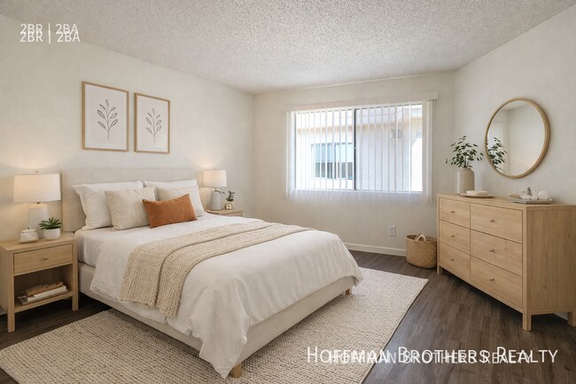 Building Photo - 1012 E Acacia Ave