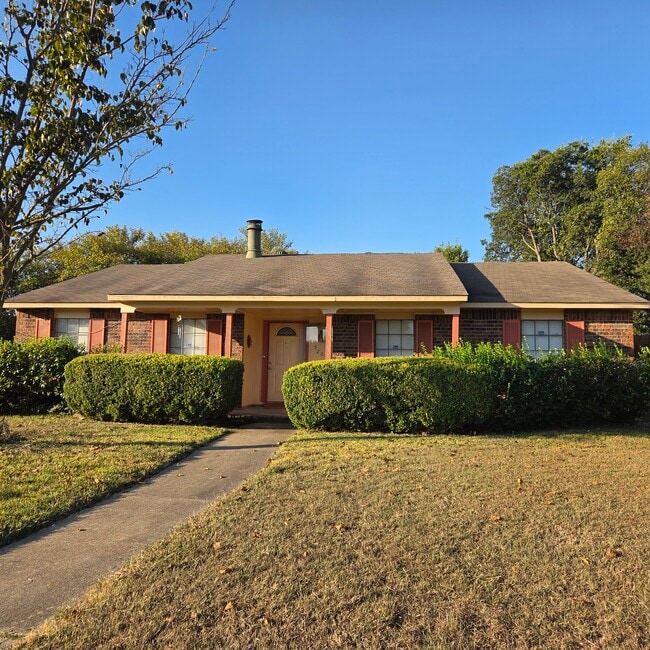 Building Photo - 520 Faye St