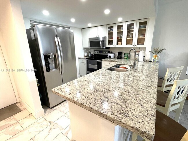 Foto del edificio - 3099 NW 48th Ave