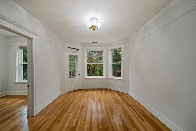 Foto del edificio - 2325 W Rice St