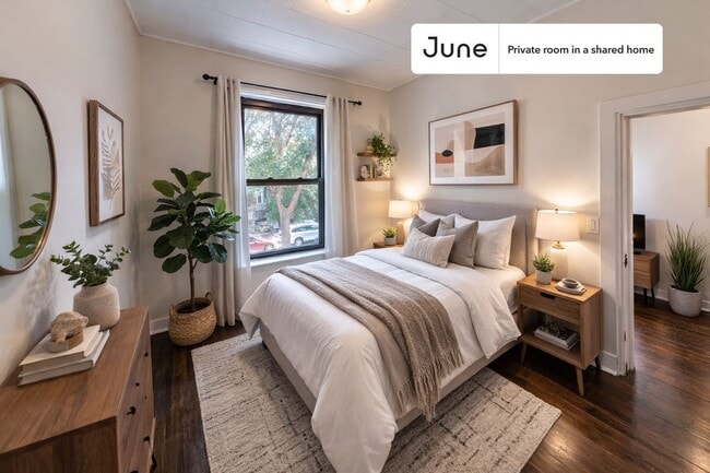 Room in Shared 3 bed/1.5 bath home - Room in Shared 3 bed/1.5 bath home