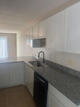 Building Photo - 3529 Lynhaven Dr