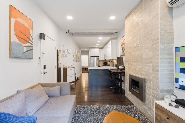 Foto del edificio - 367 2nd Street Unit 102