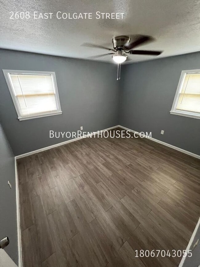 Building Photo - $499 Move-In Special (+ admin fee) + $0 De...