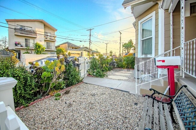 Building Photo - 839 N Bunker Hill Ave