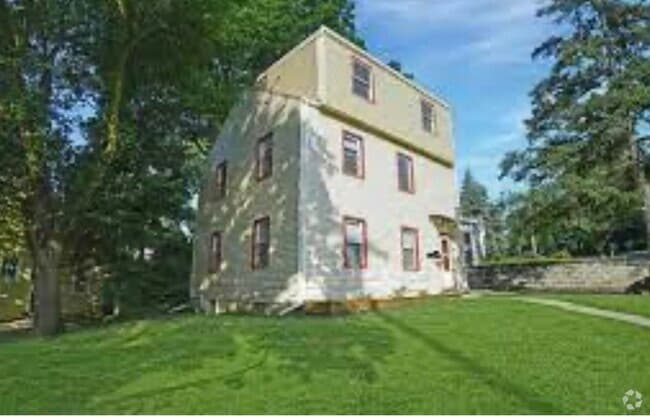 Building Photo - 406 Wilder Pl
