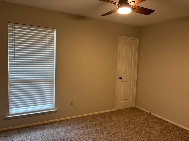 Foto del edificio - 10616 Mellow Meadow Dr