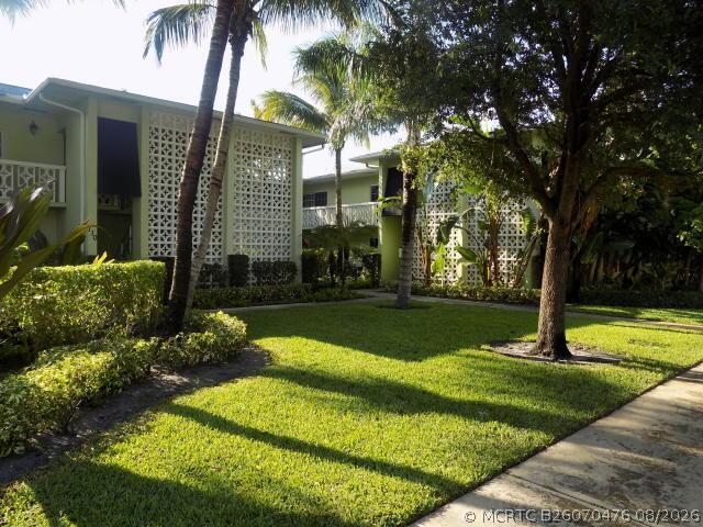 Foto del edificio - 120 N Lakeside Dr