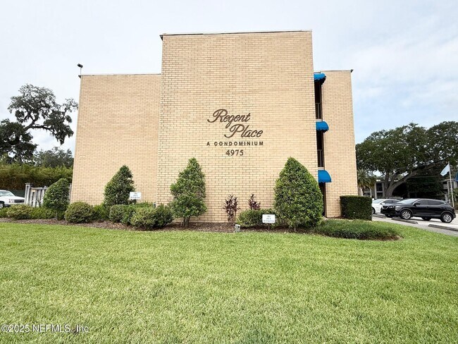 Foto del edificio - 4975 San Jose Blvd