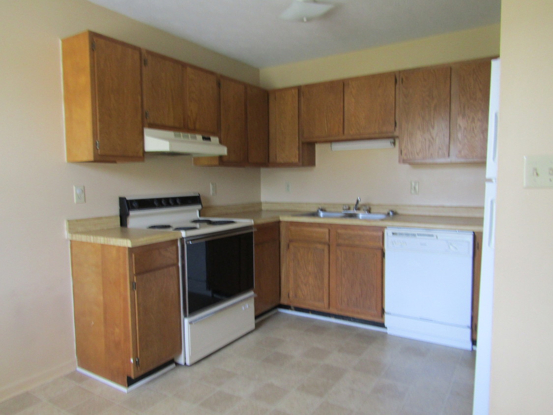 Building Photo - 486 Britton Ave