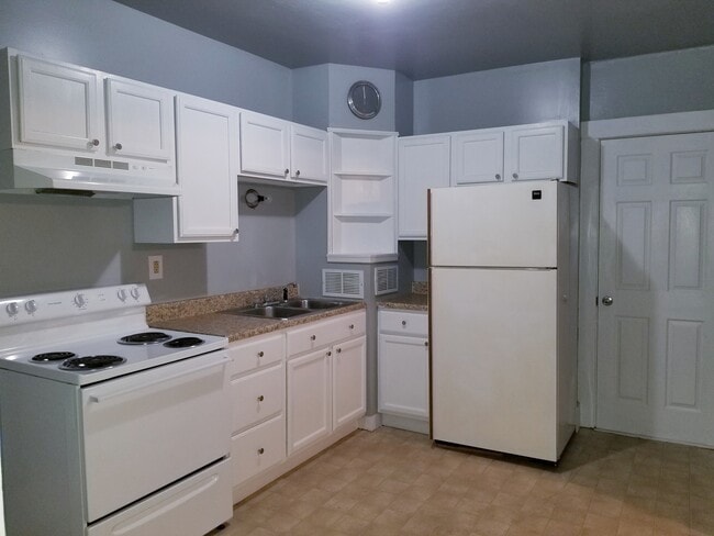 Building Photo - 222 E Main St