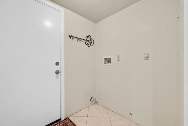 Foto del edificio - 1070 Cannon Rd