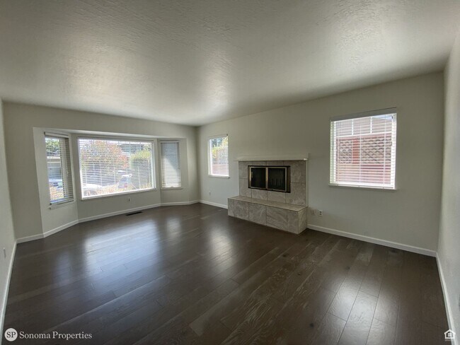 Foto del edificio - 3bd/2ba Single-Level Home - Close to Downt...