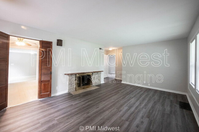 Building Photo - 2121 Euclid Dr