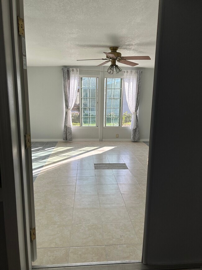 Foto del edificio - 10415 113th St