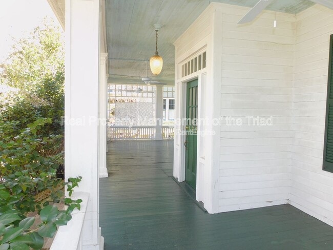 Building Photo - 1224 Glade St NW