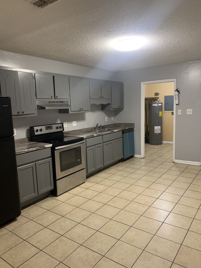 Foto del edificio - 6449 Rockford Dr