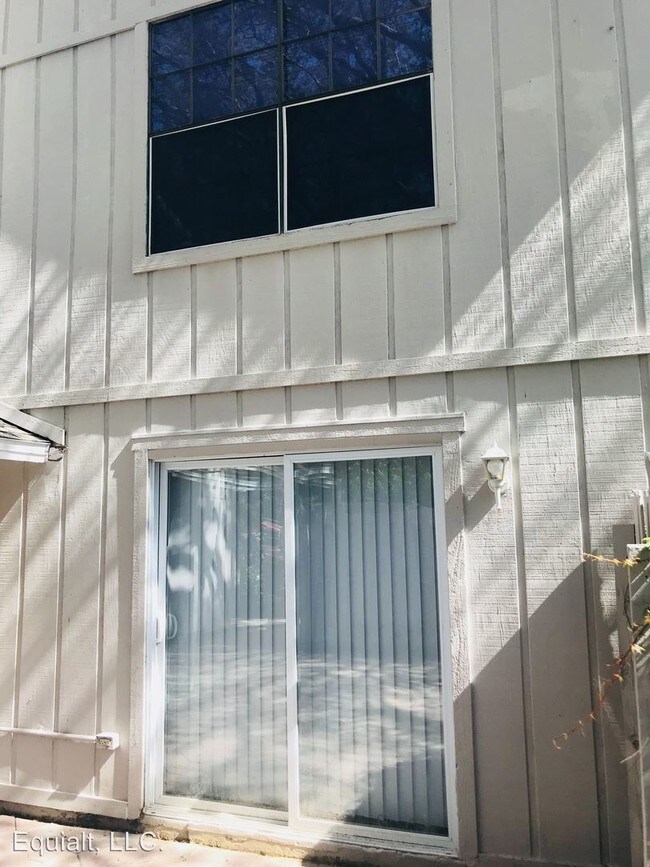 Building Photo - 4584 Lighthouse Cir