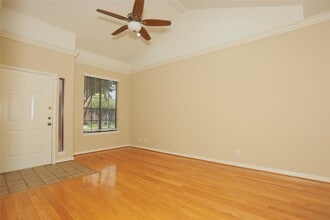 Building Photo - 107 Manor Pl