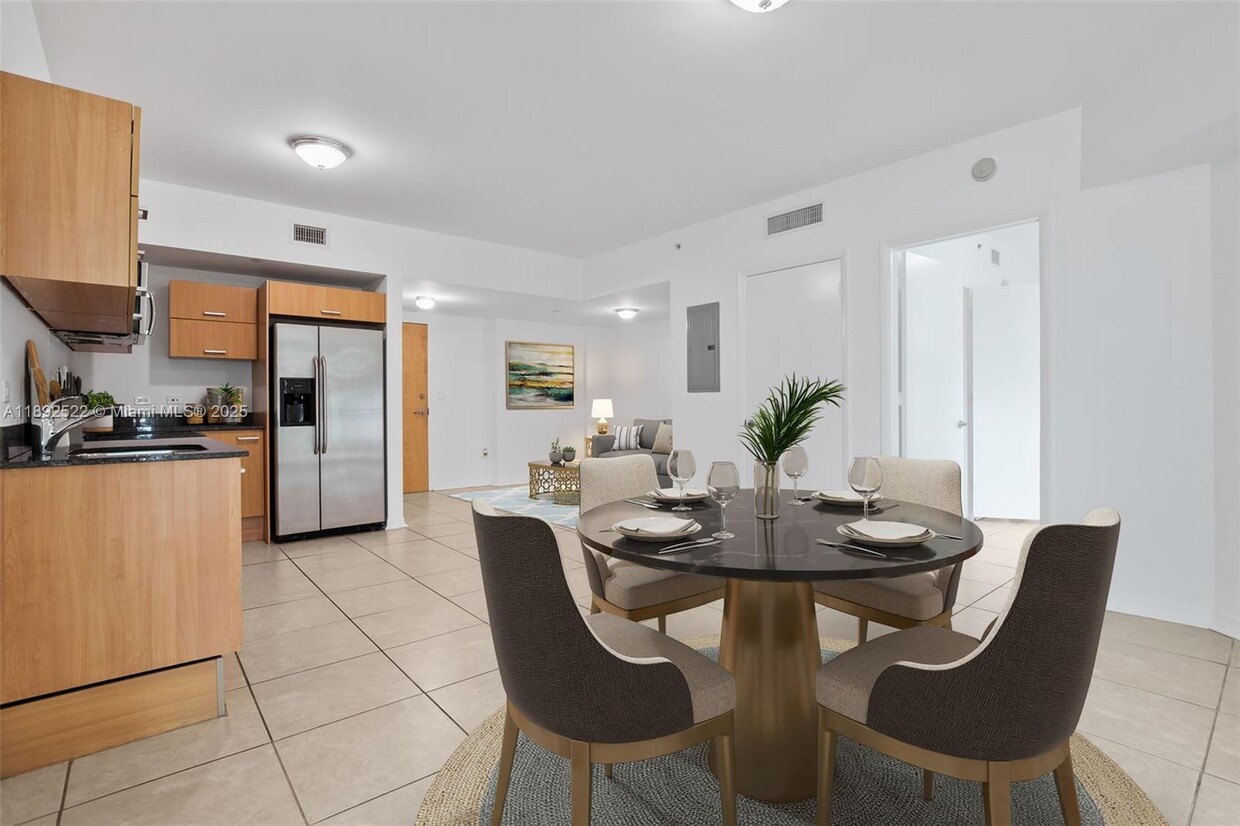 Foto principal - 350 S Miami Ave