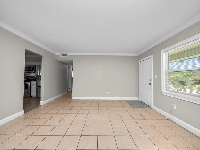 Building Photo - 3440 Milner Dr S