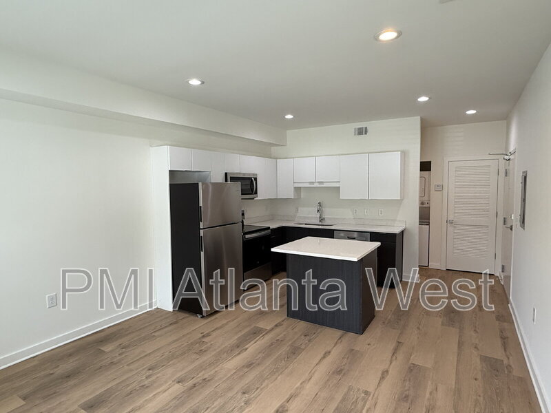 Foto principal - 750 Cascade Pl SW