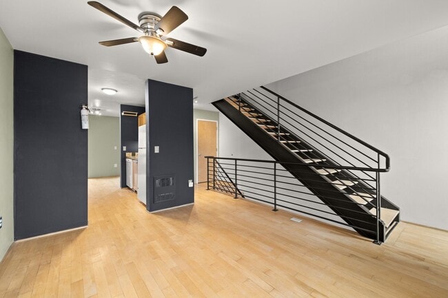 Photo - 2 BR 2 BA Townhome in North Tabor- 3 Levels!