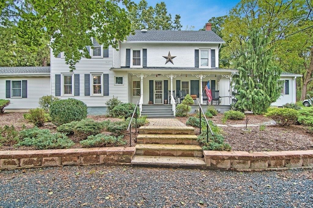 Primary Photo - 210 Grand St