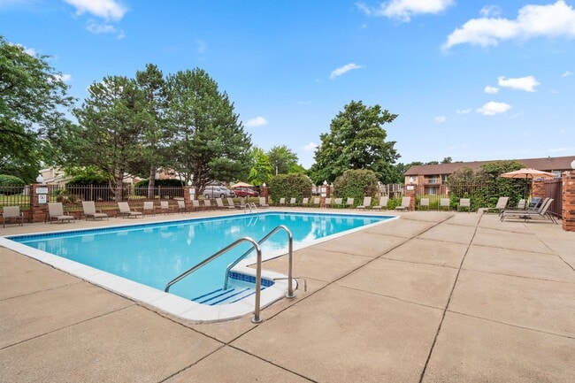 Building Photo - Evergreen Park