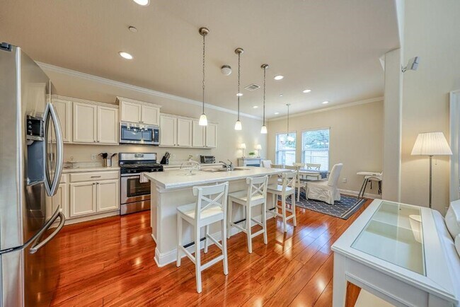 Foto del edificio - 2304 S Lakeline Blvd
