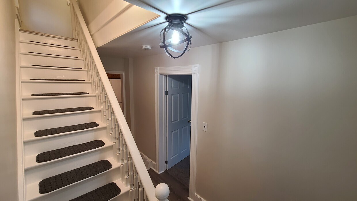 5 White St, Highland, NY 12528 House Rental in Highland, NY