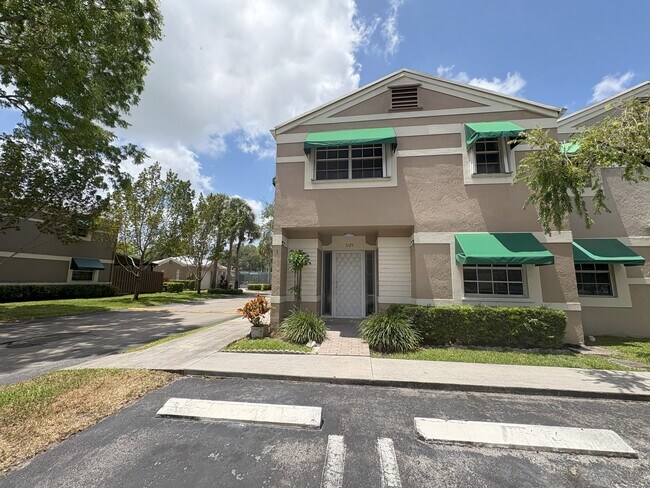 Foto del edificio - 5125 SW 122nd Ter