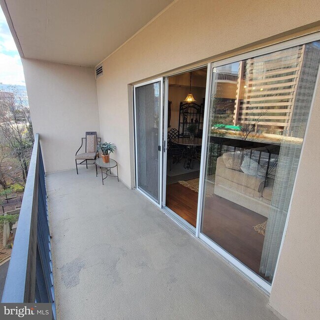 Foto del edificio - 1211 S Eads St