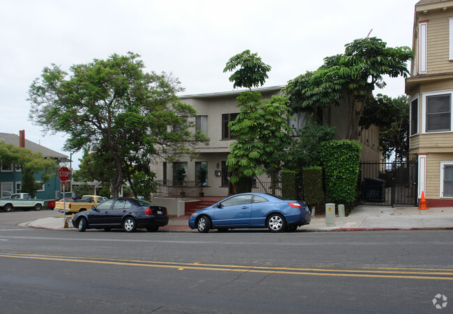 Building Photo - Avalon Apartments