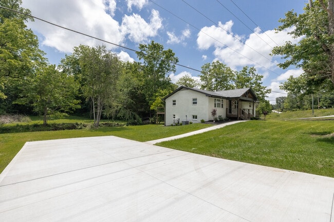 Building Photo - 331 Clover Hill Rd