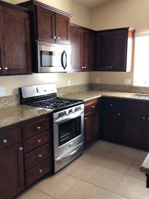 Foto del edificio - Large 4 Bedroom/2 Bath Home with Solar in Gossamer Grove - $2595 Per Month!