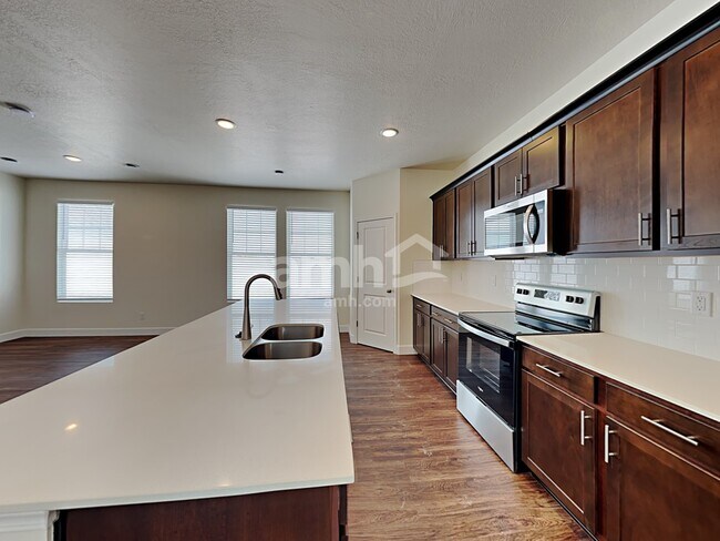 Foto del edificio - 6098 W Copper Hawk Dr