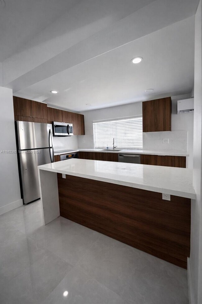 Foto del edificio - 916 NE 2nd St