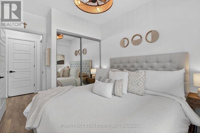 Photo du bâtiment - 301 Sea Ray Ave