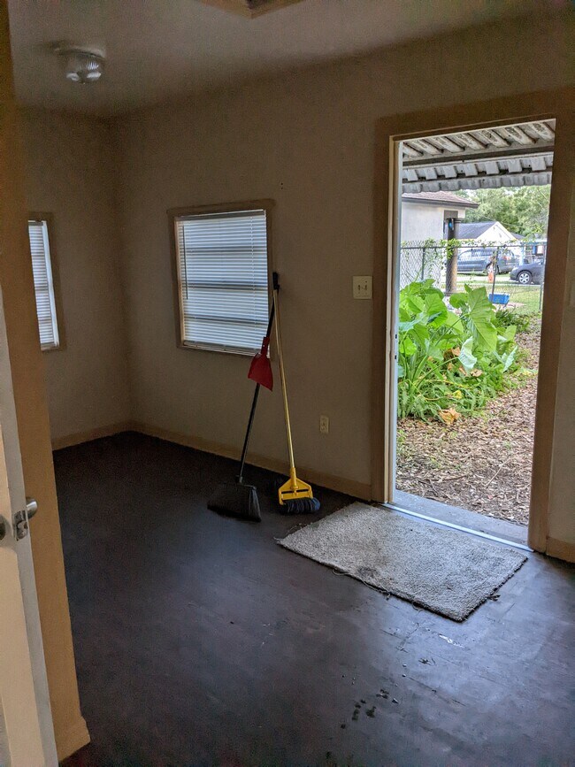 Building Photo - 1610 E Nome St