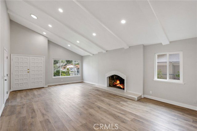 Building Photo - 596 Vista Rambla